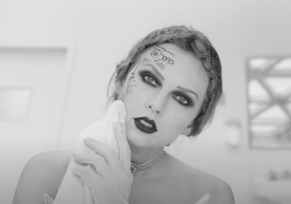 Taylor Swift  music video screenshot